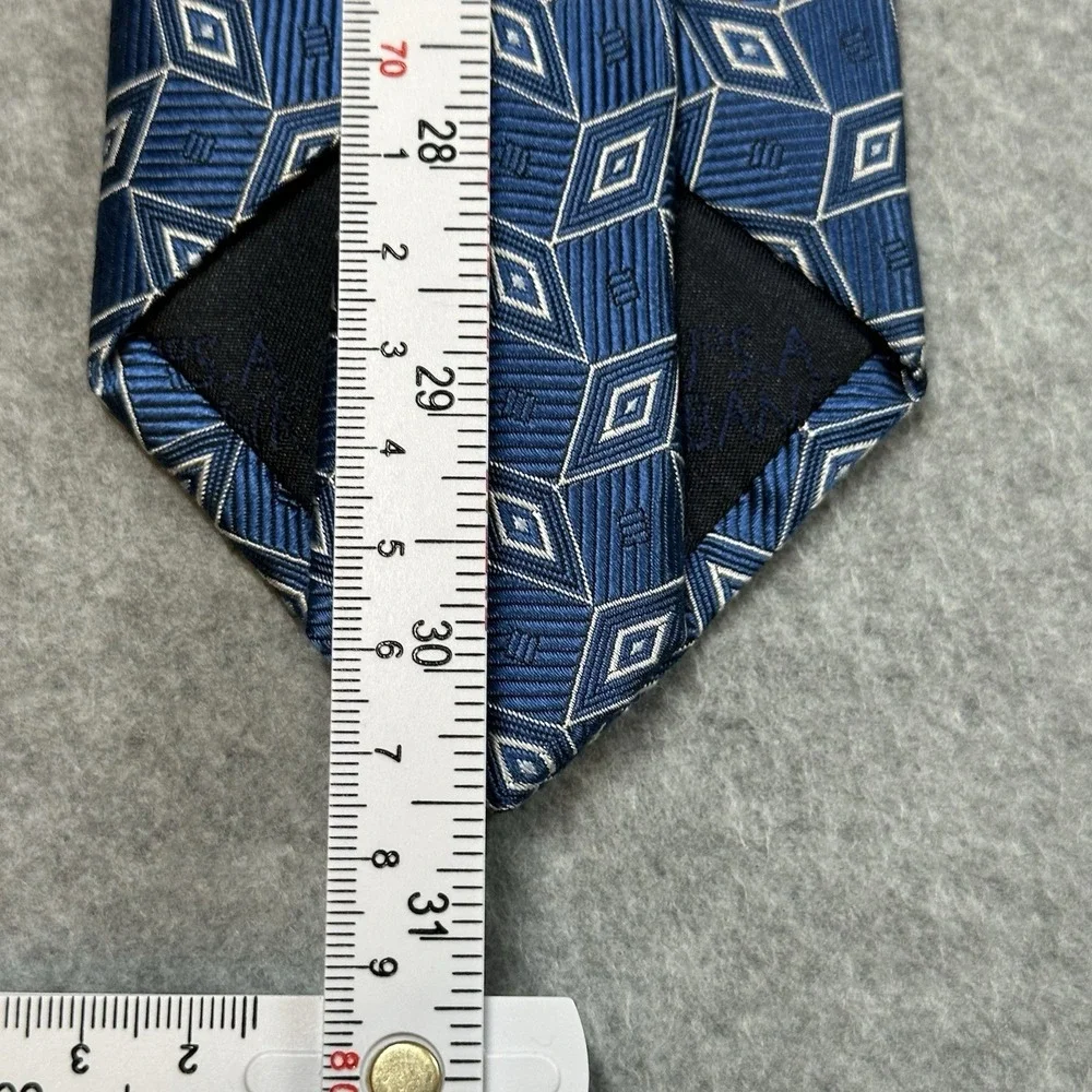 Jos A Bank Executive Collection 100% Silk Blue Geometric Diamond Tie 61x3.5in
